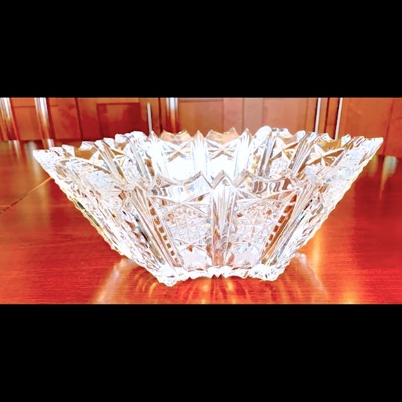 Hexagon shaped shiny cut-to-clear glass deep center piece fruit bowl candy bowl - Picture 3 of 6